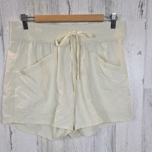 Calia Journey Sage Dune Midrise Pintuck 4" Shorts Relaxed Fit Size Medium NEW